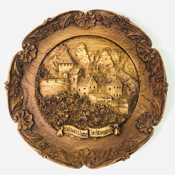 VTG Wood Carved Engraved 3D Plate 8.5" Schloss Leichtenstein Wall Hanging Plaque - Picture 1 of 7